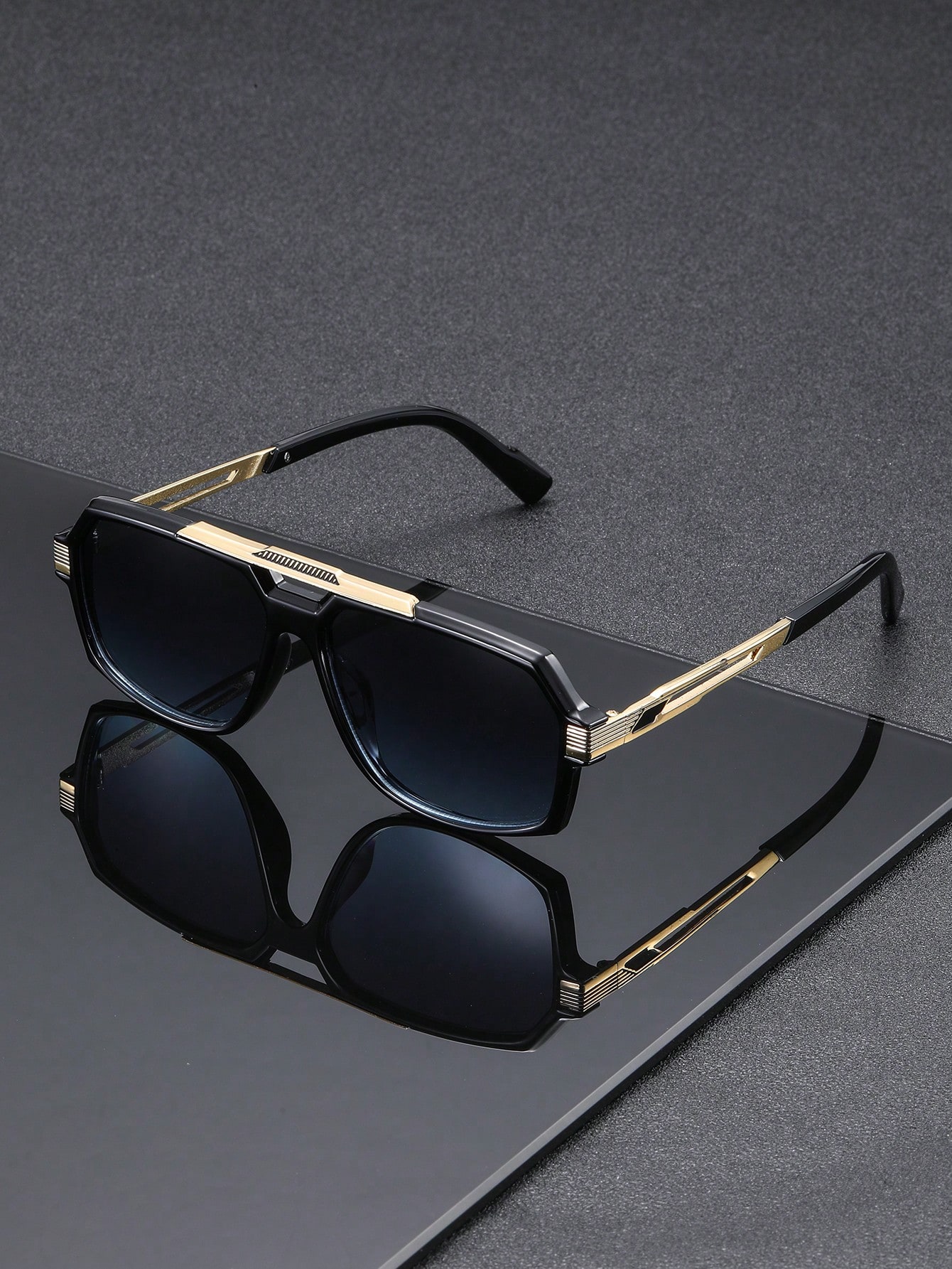 1 pair of men's T transparent  - مراجعة Metal Photo Panel وسعره