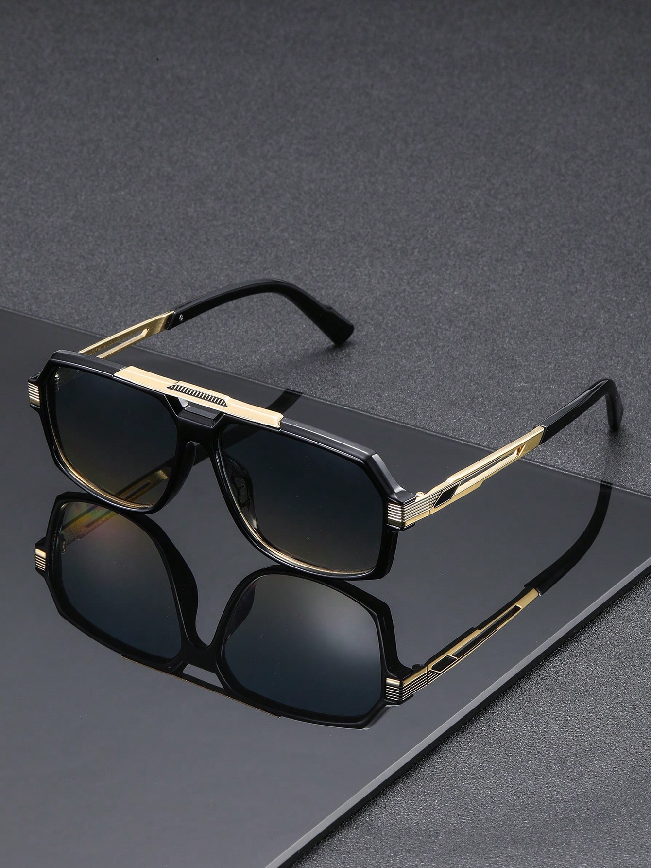 1 pair of men's T transparent  - مراجعة Metal Photo Panel وسعره